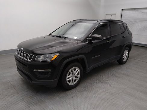 Used 2021 Jeep Compass Sport image 2