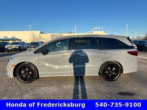 Certified 2024 Honda Odyssey Sport image 3