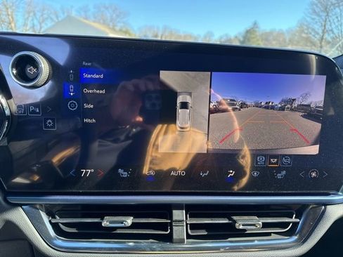 New 2026 Chevrolet Equinox EV LT image 14