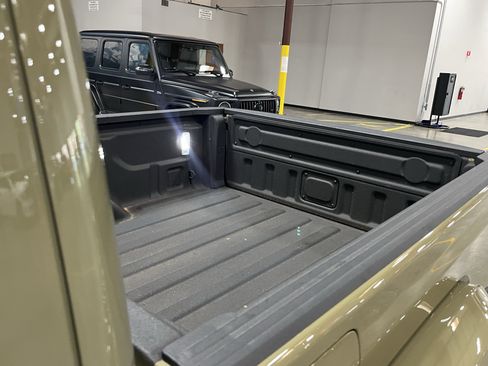 Certified 2025 Jeep Gladiator Rubicon AWD/4WD image 10