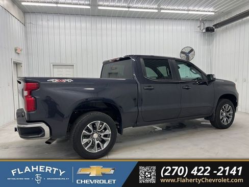Used 2024 Chevrolet Silverado 1500 LT image 2