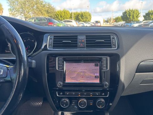 Used 2017 Volkswagen Jetta SEL image 10