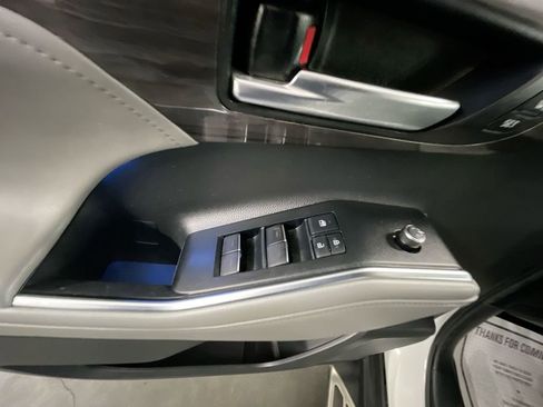 Used 2020 Toyota Highlander Platinum image 24