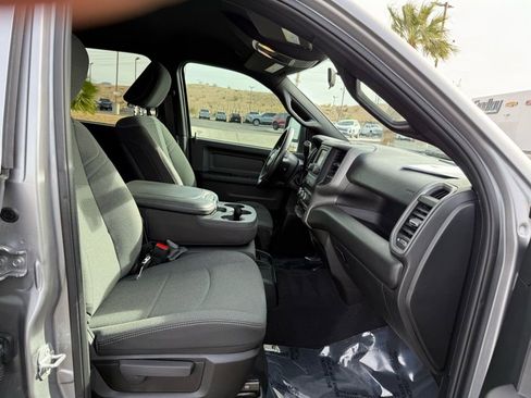 Used 2024 RAM 2500 Tradesman w/ Chrome Appearance Group image 13