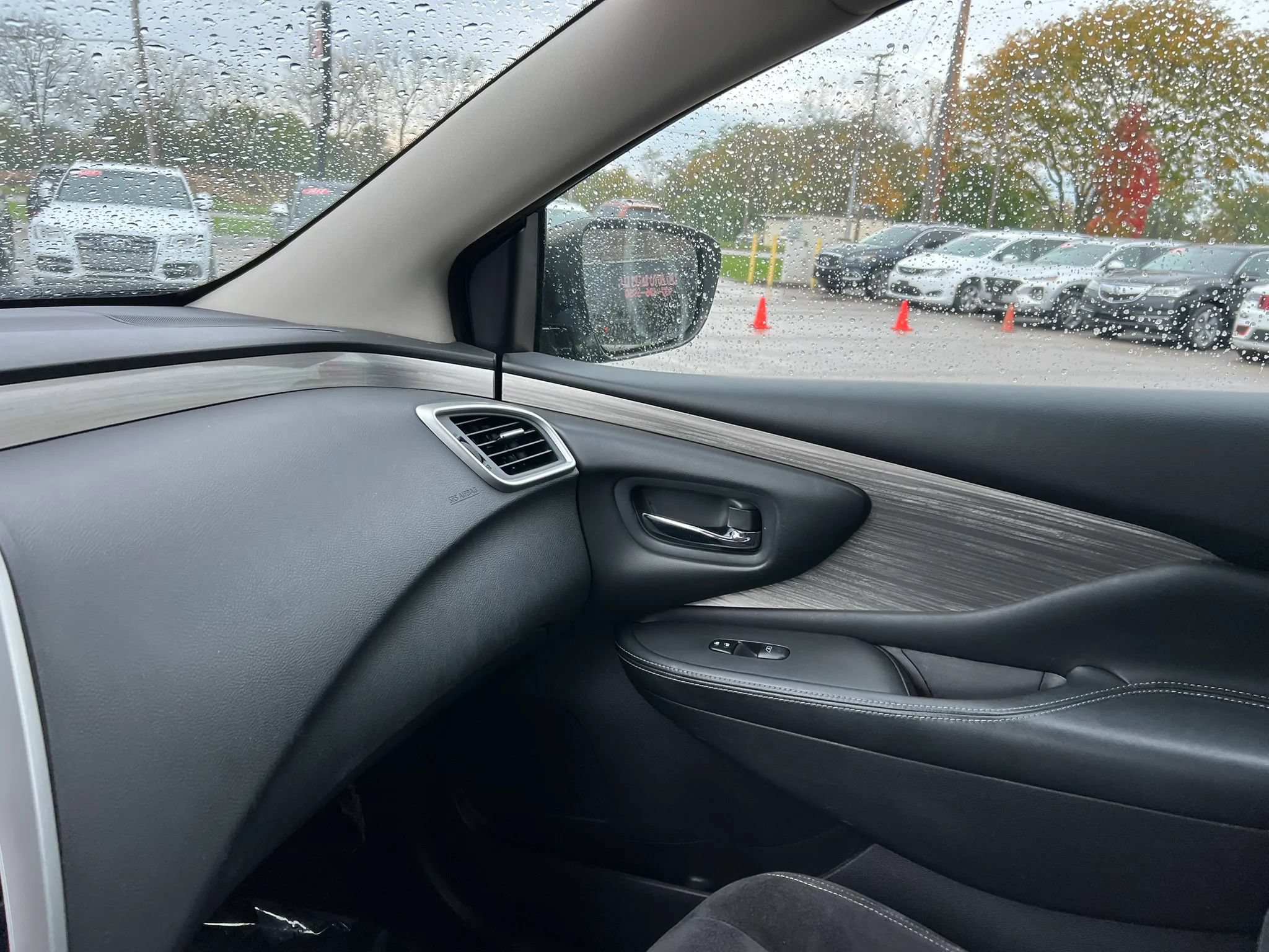 Used 2017 Nissan Murano SV AWD/4WD image 18