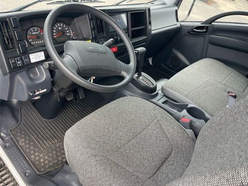 Used 2024 Chevrolet Low Cab Forward image 10