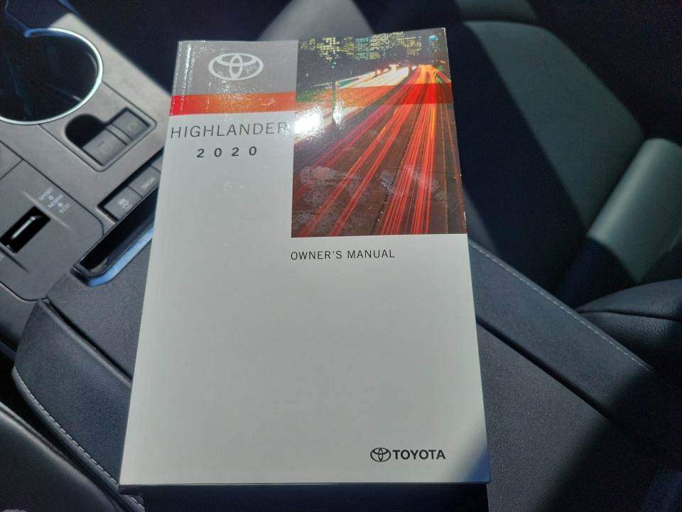 Used 2020 Toyota Highlander XLE FWD image 33
