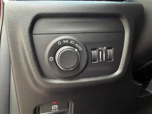 New 2025 Jeep Grand Cherokee L Altitude image 18