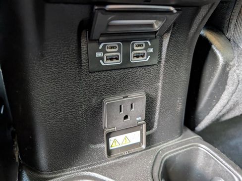 Used 2023 Jeep Gladiator Sport image 21