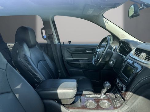 Used 2017 Chevrolet Traverse LT FWD image 12