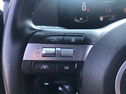 Certified 2025 Hyundai Kona SEL AWD/4WD image 9