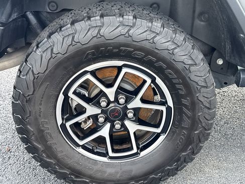 Certified 2024 Jeep Wrangler Unlimited Rubicon w/ Safety Group image 10