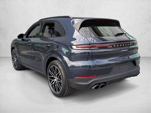 Used 2024 Porsche Cayenne AWD/4WD image 3