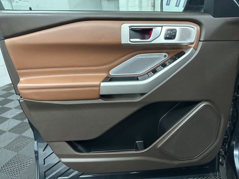 Used 2023 Ford Explorer King Ranch w/ Technology Package AWD/4WD image 17