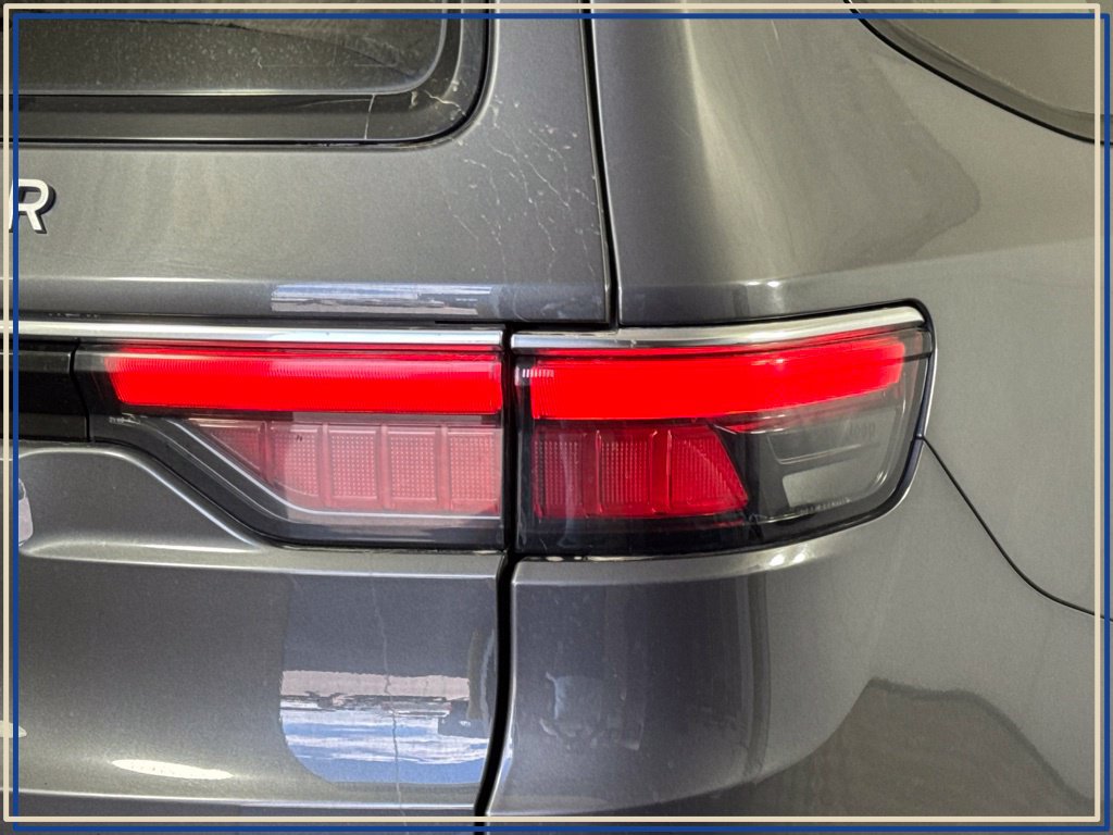 Used 2022 Jeep Wagoneer Series III AWD/4WD image 9