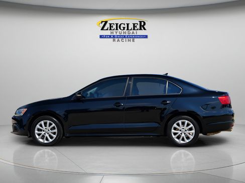 Used 2012 Volkswagen Jetta SE FWD image 4
