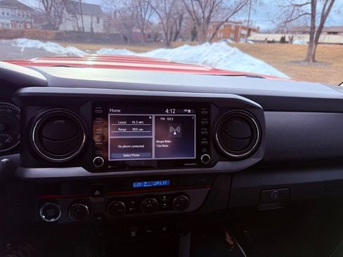 Used 2023 Toyota Tacoma TRD Sport image 17