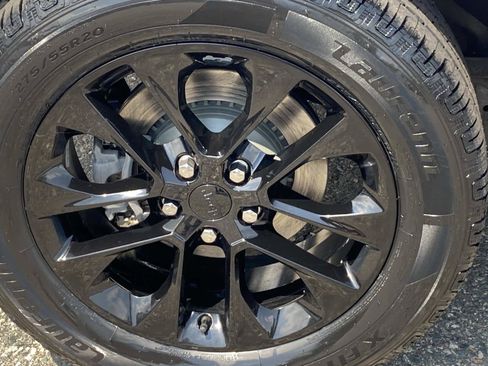 Used 2023 Jeep Wrangler Unlimited Sahara AWD/4WD image 28
