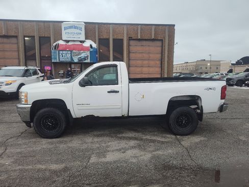 Used 2011 Chevrolet Silverado 2500 LT w/ Interior Plus Package image 7