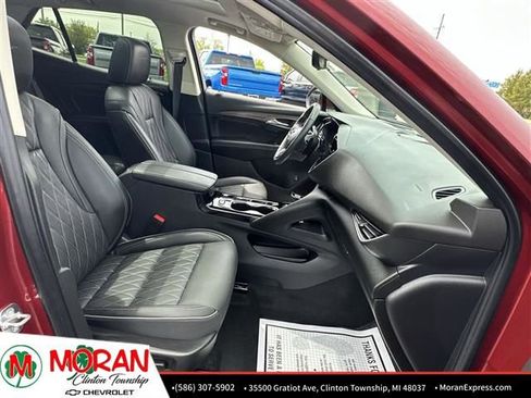 Used 2023 Buick Envision Avenir image 29