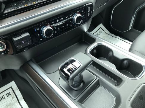 Used 2024 GMC Sierra 1500 SLT w/ SLT Premium Plus Package image 18