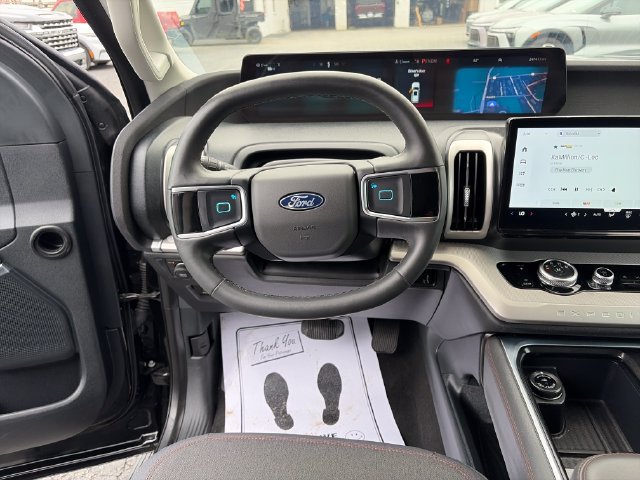 Used 2025 Ford Expedition Max Active AWD/4WD image 21