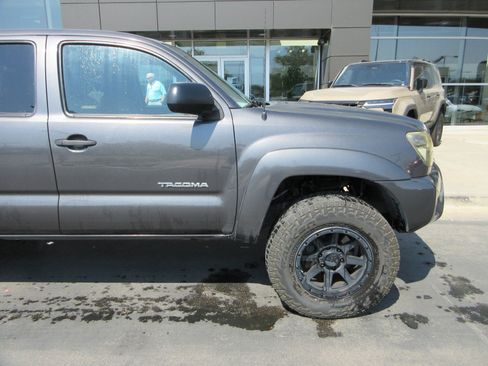 Used 2012 Toyota Tacoma 4x4 Double Cab w/ TRD Off-Road Pkg image 13