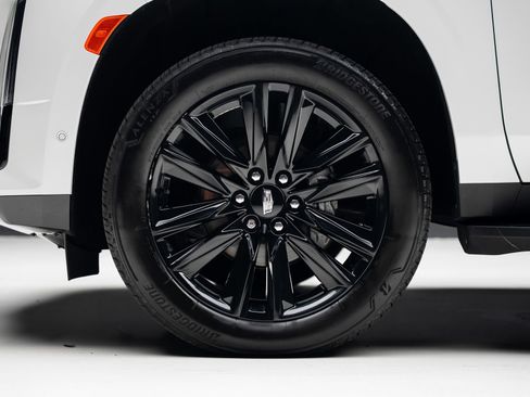 Used 2022 Cadillac Escalade Sport w/ Touring Package AWD/4WD image 19
