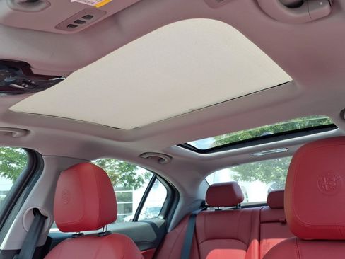 Used 2020 Alfa Romeo Giulia Ti w/ Active Blind Spot Package RWD image 6
