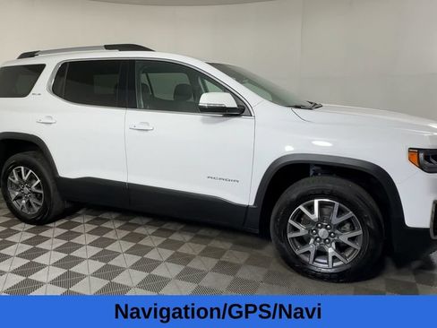 Certified 2023 GMC Acadia SLE w/ Driver Convenience Package FWD image 3
