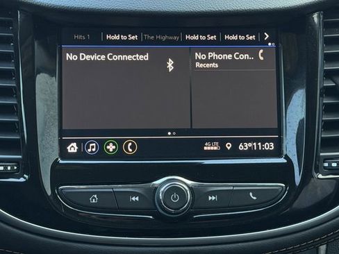 Used 2022 Chevrolet Trax LT w/ LT Convenience Package image 18