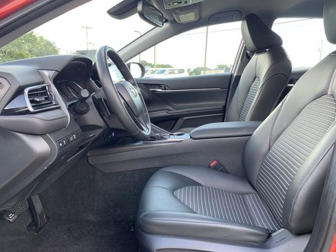 Used 2023 Toyota Camry SE w/ Convenience Package FWD image 16