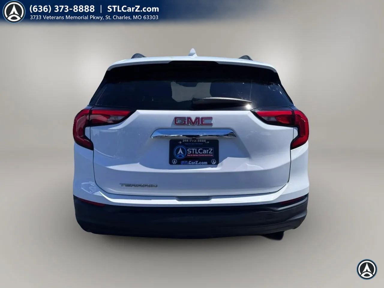 Used 2018 GMC Terrain SLE w/ Driver Convenience Package FWD image 4
