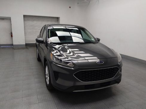 Used 2020 Ford Escape SE image 14