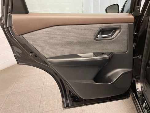 Used 2021 Nissan Rogue SV FWD image 29