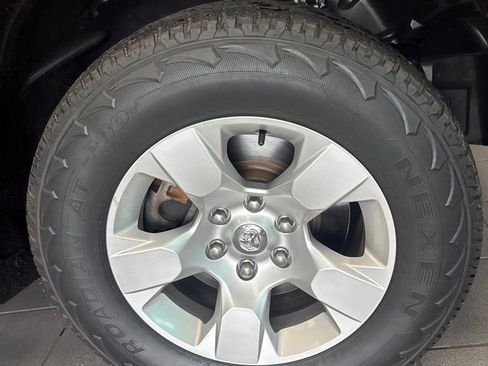 Used 2019 RAM 1500 Big Horn AWD/4WD image 9