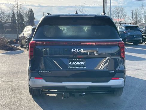 New 2026 Kia Carnival EX FWD image 6