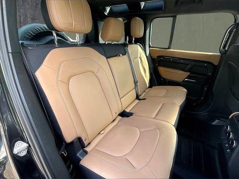 Used 2025 Land Rover Defender 110 V8 image 21