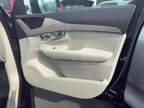 Certified 2023 Volvo XC90 T8 Plus image 20