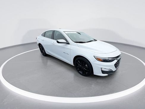 Used 2024 Chevrolet Malibu LT w/ Sport Edition image 2