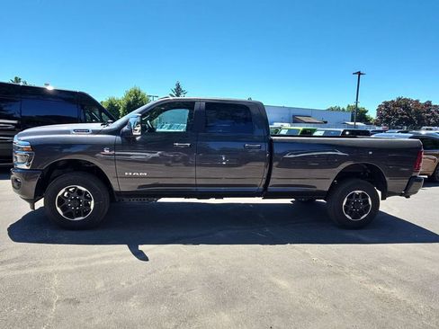 New 2026 RAM 2500 Laramie AWD/4WD image 4