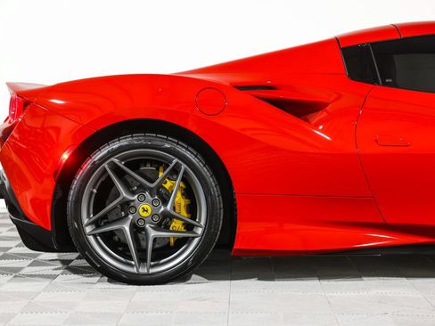 Used 2023 Ferrari F8 Tributo RWD image 3