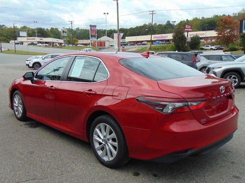 Used 2023 Toyota Camry LE FWD image 7