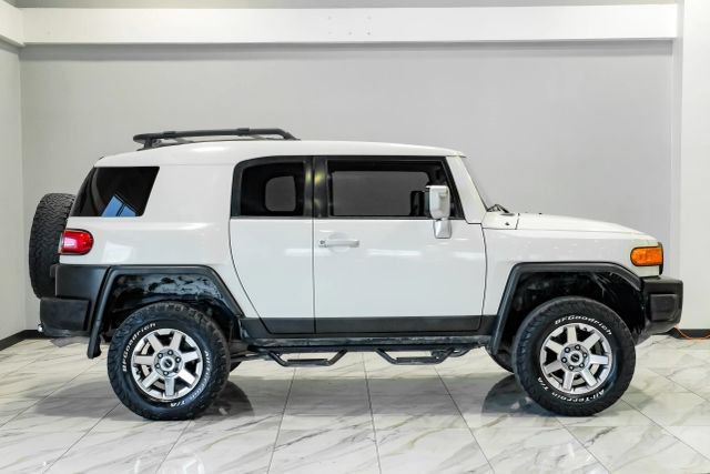 Used 2012 Toyota FJ Cruiser 2WD w/ Convenience Pkg image 8