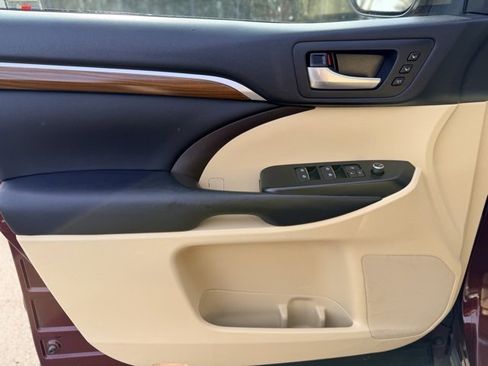 Used 2018 Toyota Highlander Limited image 18