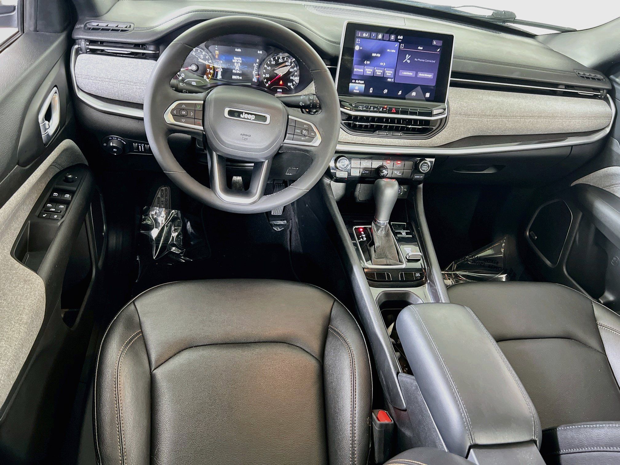 Used 2024 Jeep Compass Latitude w/ Sun and Sound Group AWD/4WD image 23