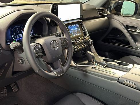 Certified 2025 Lexus LX 700h Overtrail image 30