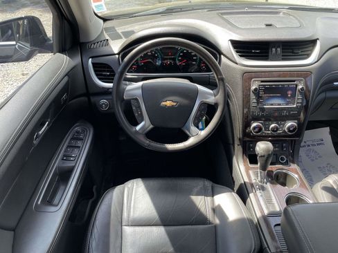 Used 2016 Chevrolet Traverse LTZ FWD image 2