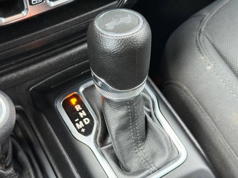 Used 2022 Jeep Wrangler Unlimited Sport AWD/4WD image 20
