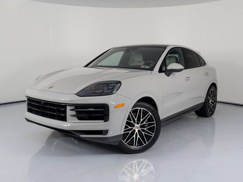 Certified 2024 Porsche Cayenne Coupe AWD/4WD image 1